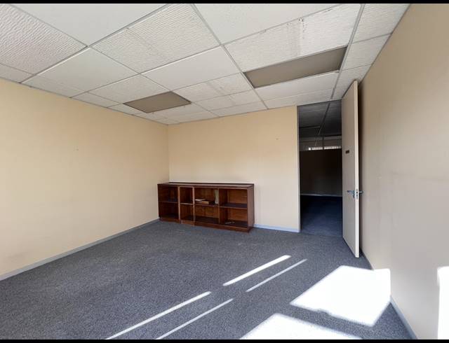 170M² OFFICE TO LET IN WYNBERG